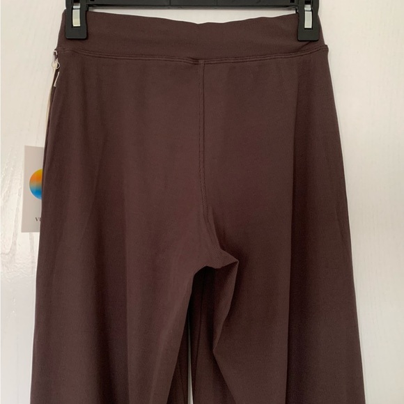 VUORI Pose Wide Leg Pants in French Roast / Brown Size XS - Picture 7 of 12